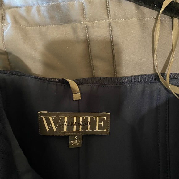 Authentic Vera Wang gown size 8 - Picture 4 of 8